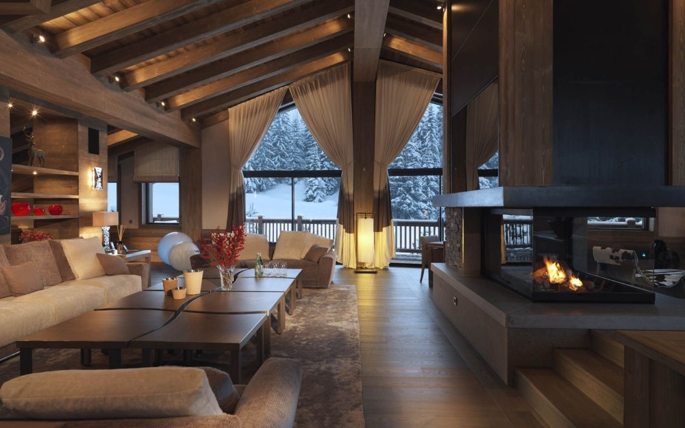 L'intérieur blanc est un fachwerk