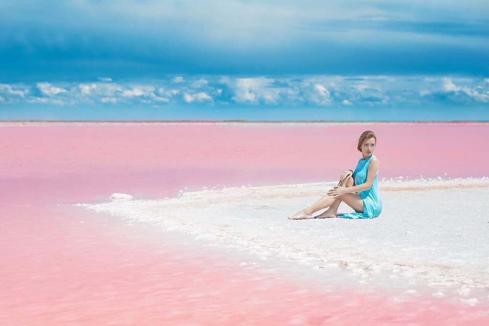Séance photo sur le lac rose