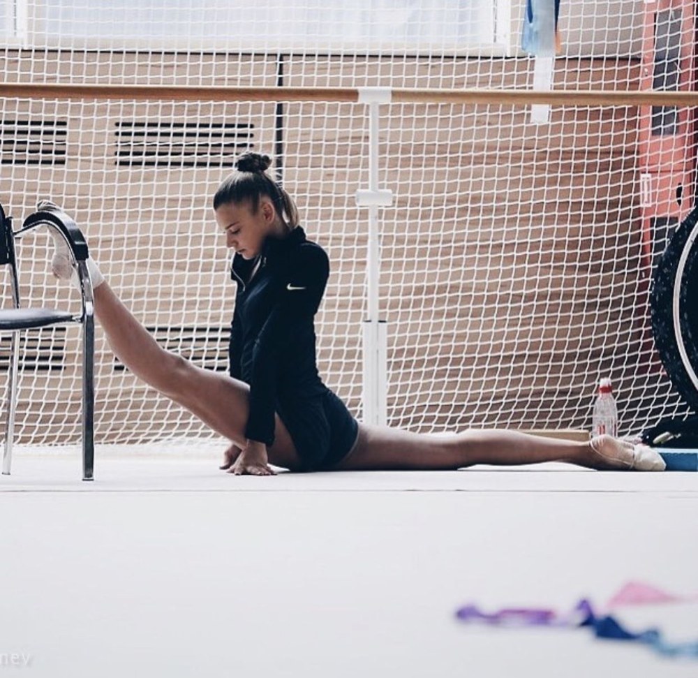 Gymnastes avec des muscles