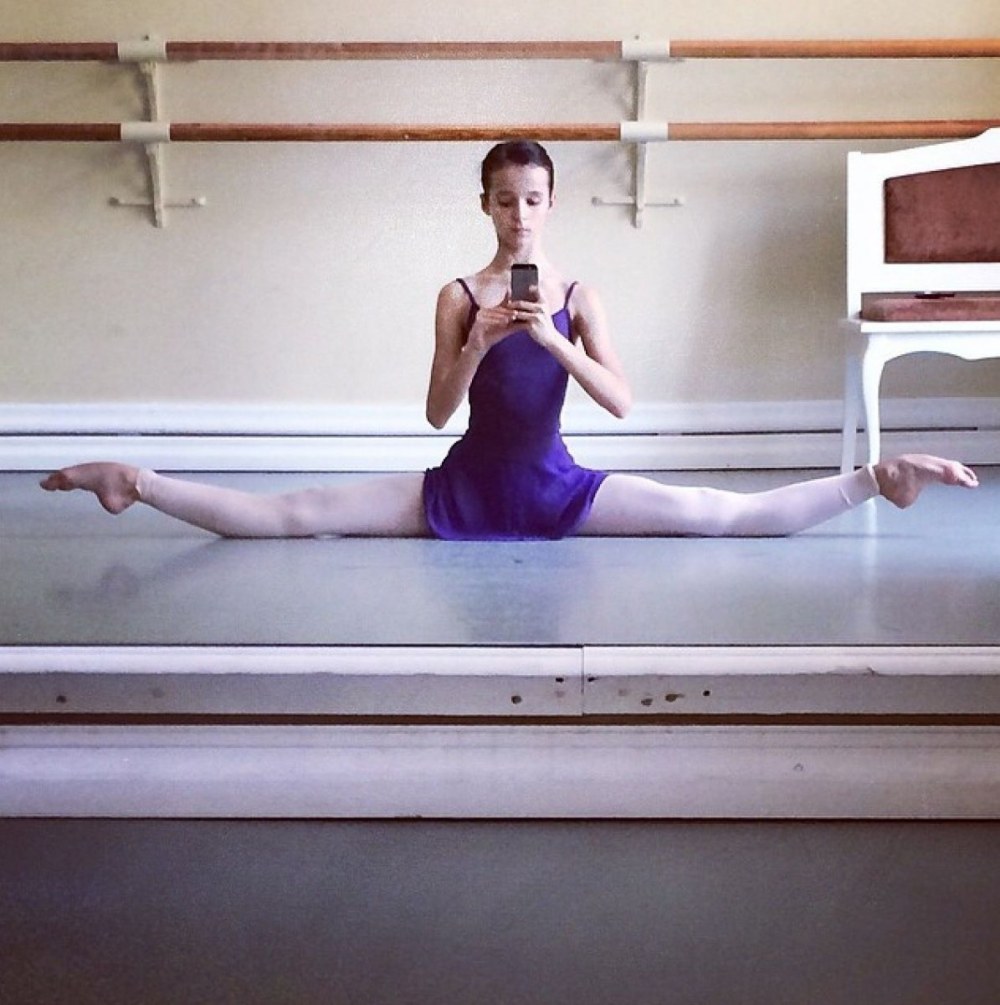 Séance photo de gymnastes avec de la fumée