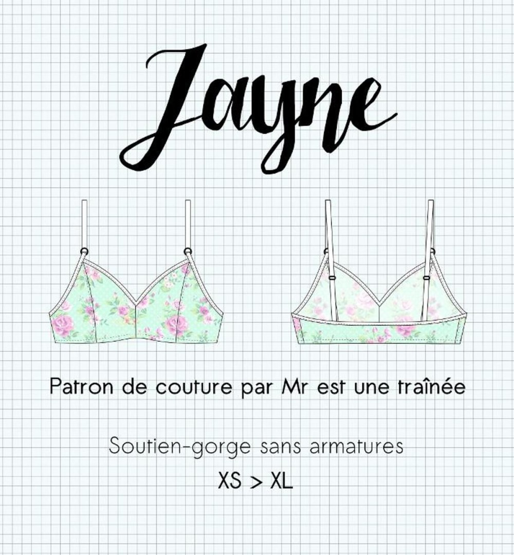 Mature dans une voiture sans culotte