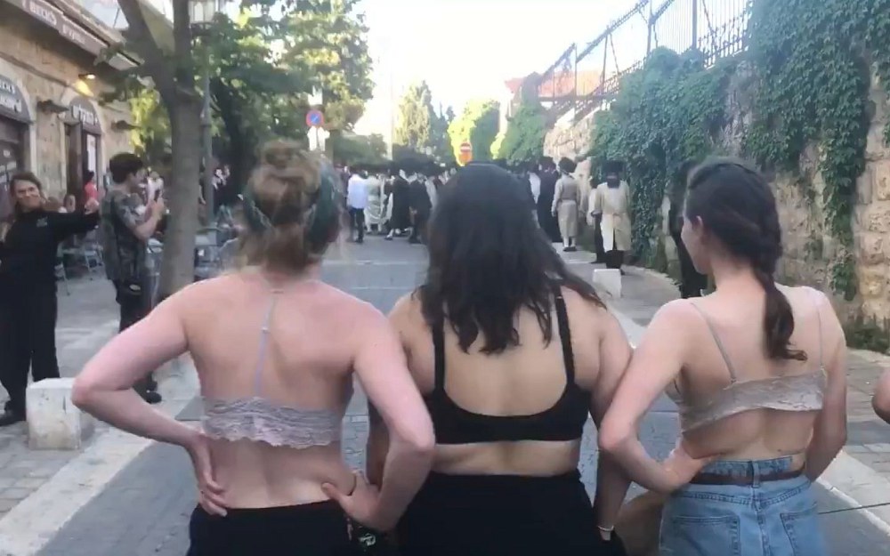 Sans culotte en public