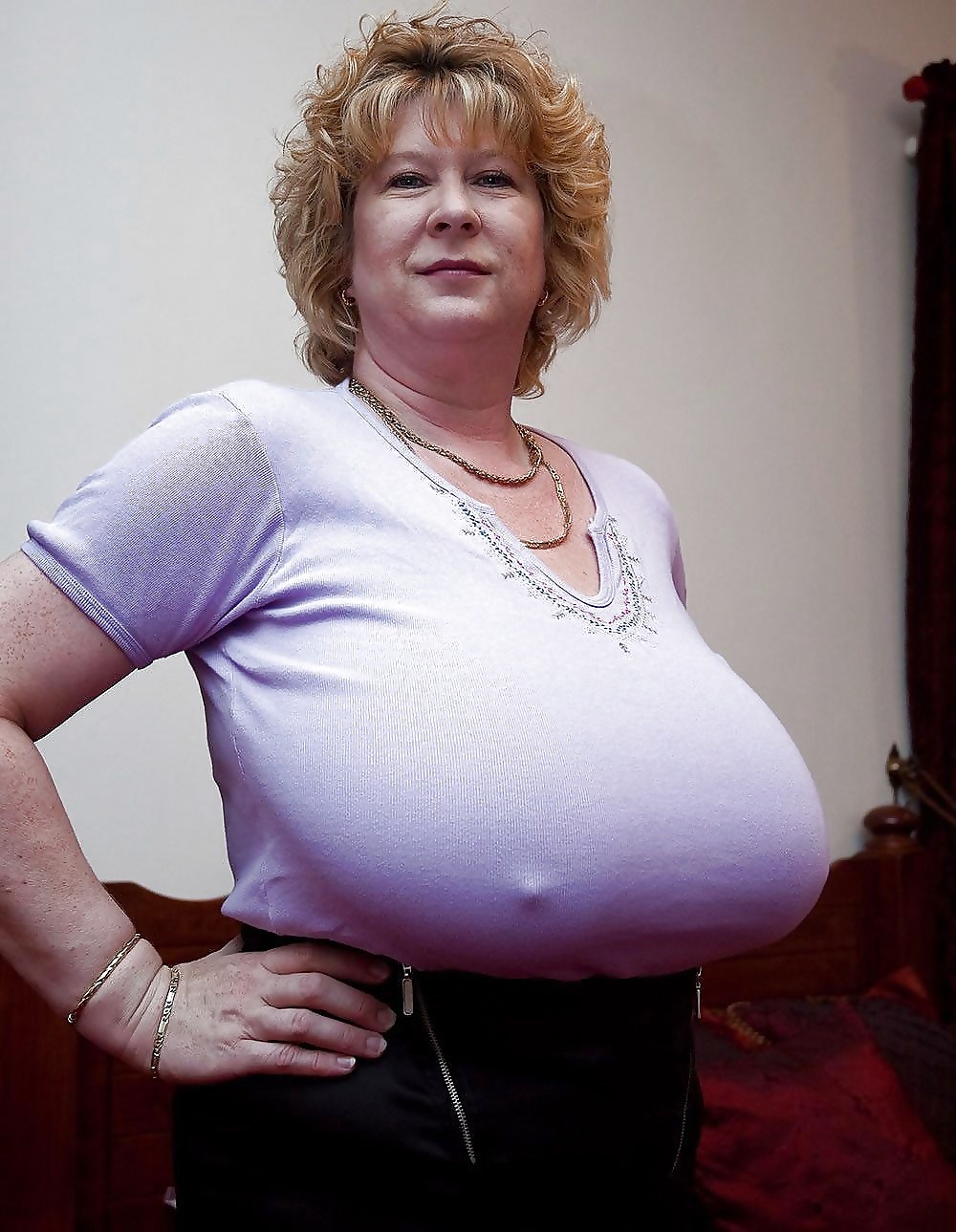 Vieilles femmes avec de gros seins
