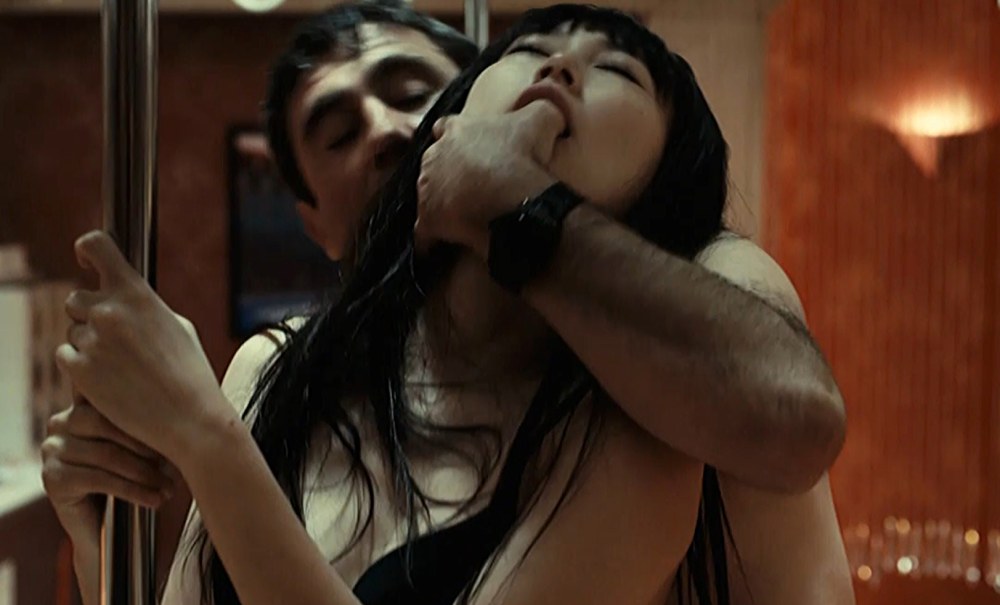 Dorina Chiriak nue dans le film