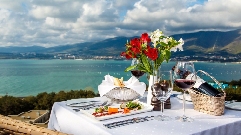 Francis Facello Photo