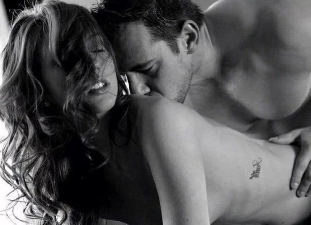Caresses corporelles