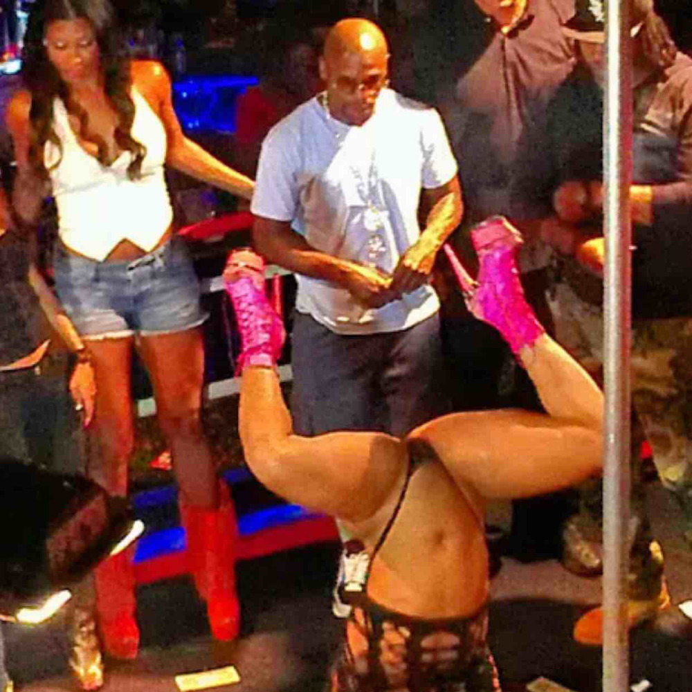 Floyd Mayweather et strip-teaseuse