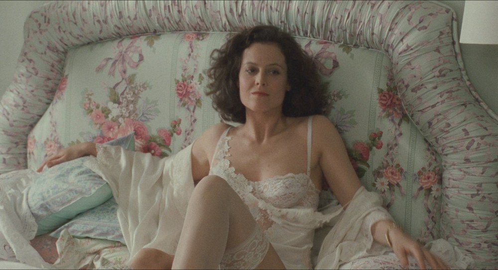 Sigurney Weaver en linge