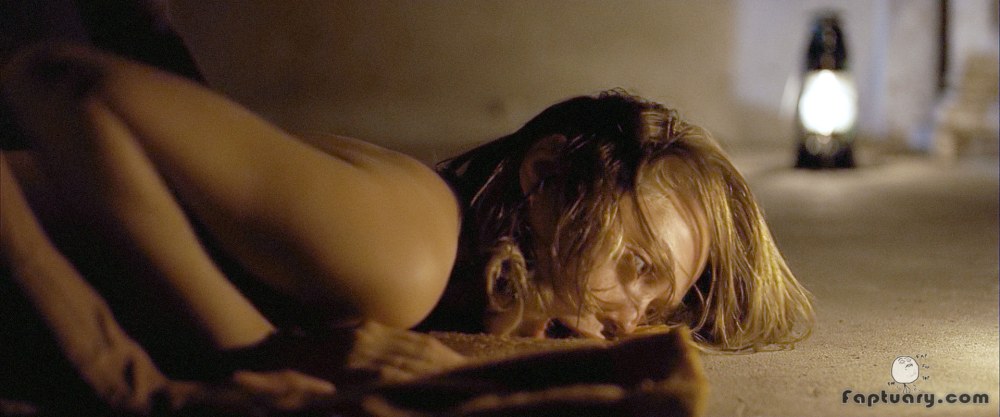 Elizabeth Olsen alai sorcière nue