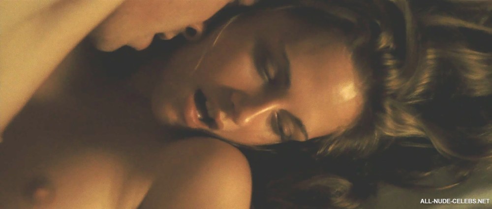 Kristen Stewart dans des films nus