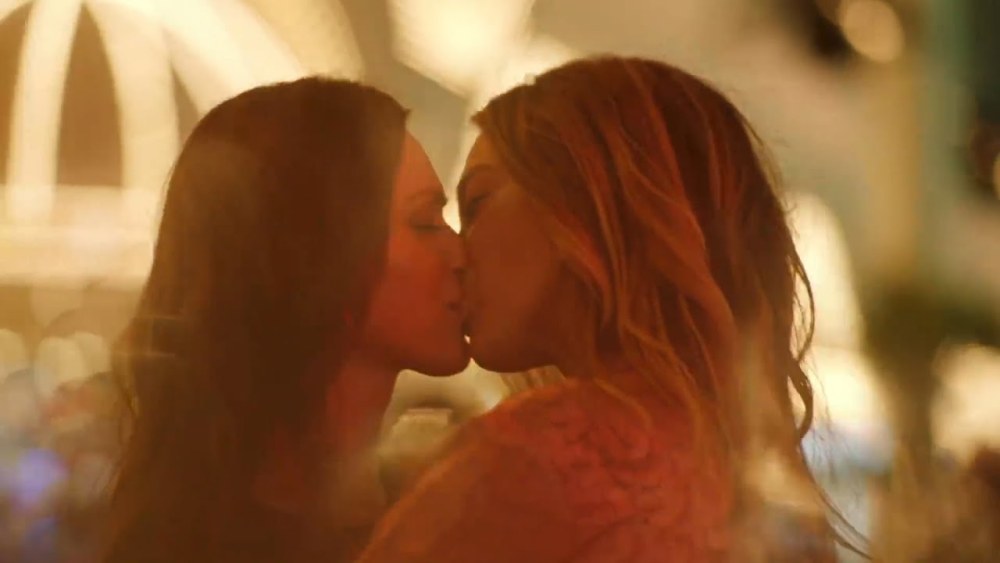Alexis Crystal & Belle Claire (moi et moi-même partie 2) 4k