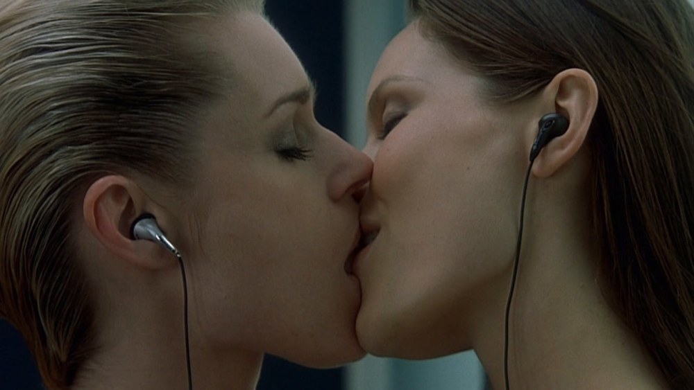 Femme mortel 2002
