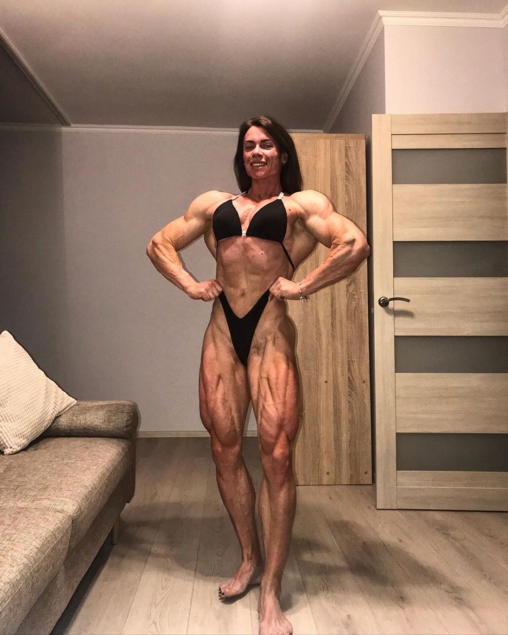 Julia Koval Toples